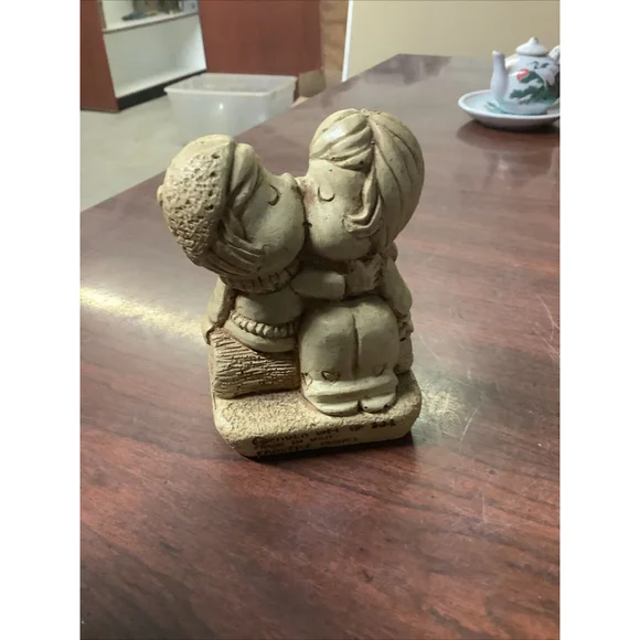 Practice Makes Perfect Award Vintage 1974 Kissing Is Key 3.5” - Picture 3 of 6